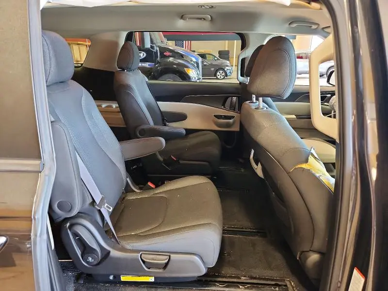 2022 KIA CARNIVAL LX  