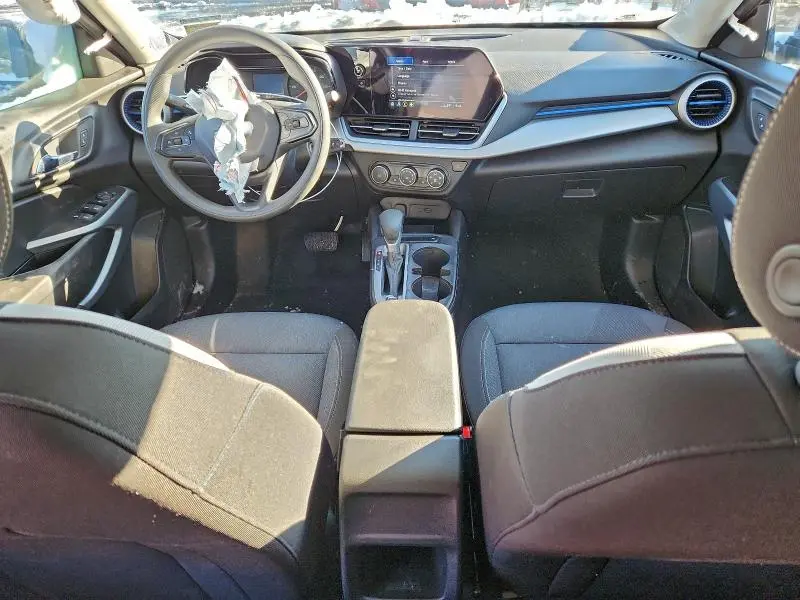 2025 CHEVROLET TRAX LS  