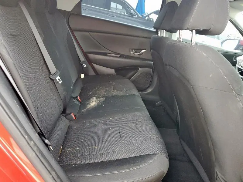 2021 HYUNDAI ELANTRA SE  