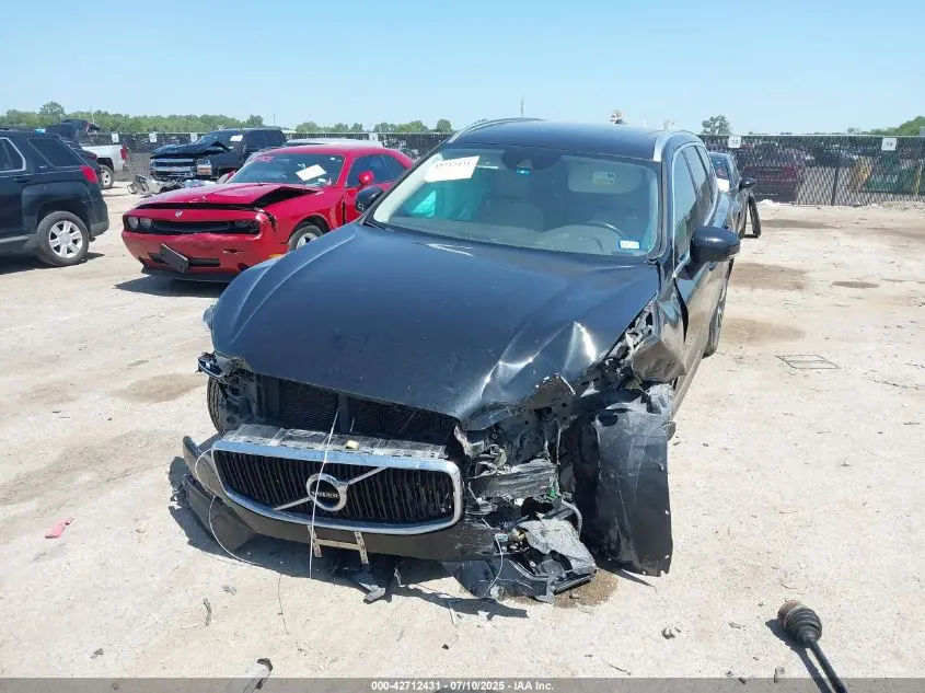 2018 VOLVO XC60 T5 MOMENTUM