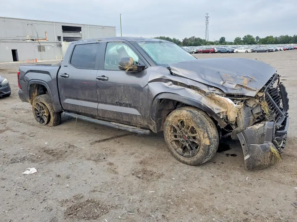 2025 TOYOTA TUNDRA SR5  