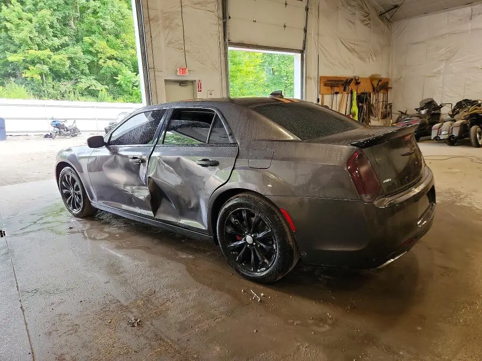 2016 CHRYSLER 300C   
