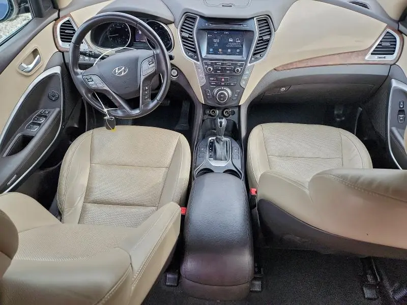 2017 HYUNDAI SANTA FE SE  