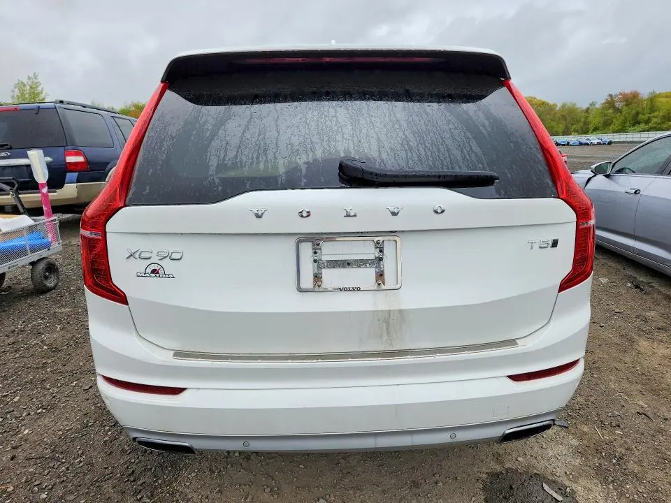 2020 VOLVO XC90 T5 MOMENTUM  