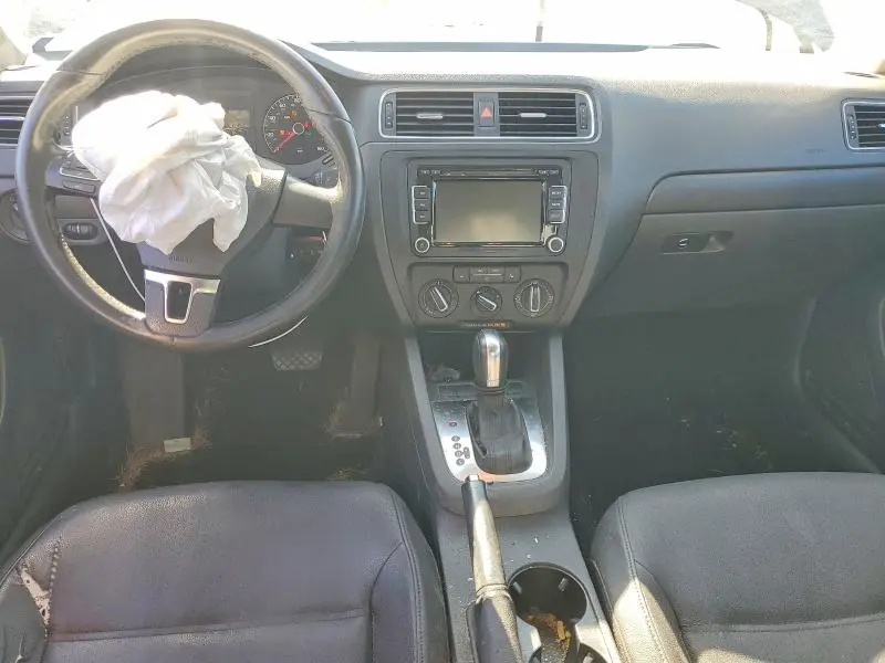 2011 VOLKSWAGEN JETTA SE  
