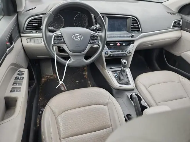 2017 HYUNDAI ELANTRA SE  