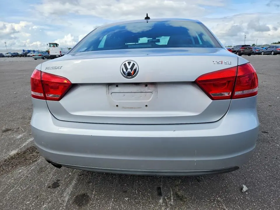 2014 VOLKSWAGEN PASSAT SE  
