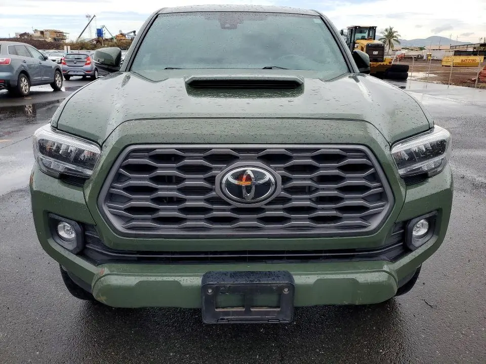 2021 TOYOTA TACOMA SR5 V6  