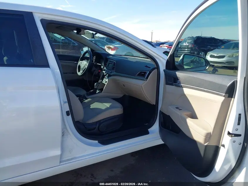 2018 HYUNDAI ELANTRA SE