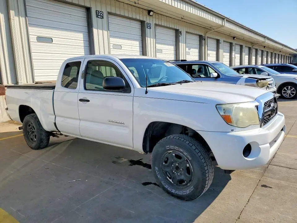 2011 TOYOTA TACOMA BASE  