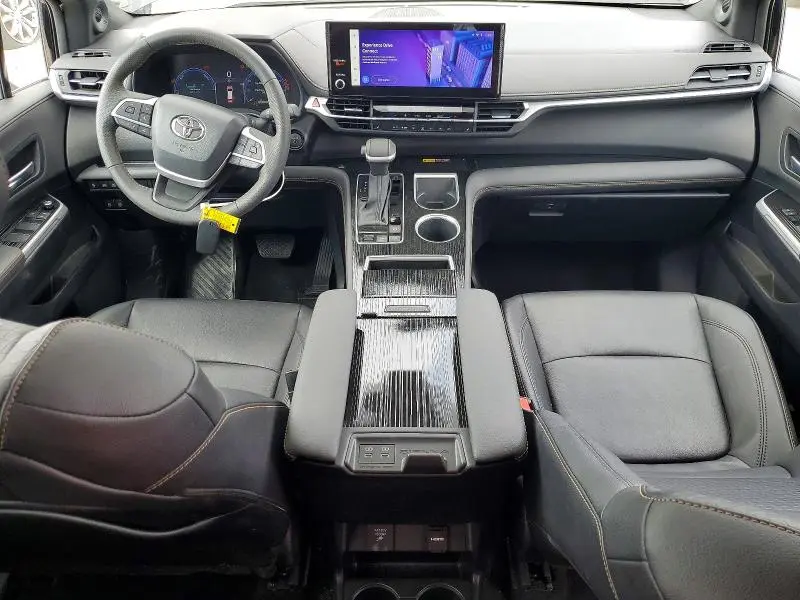 2025 TOYOTA SIENNA WOODLAND EDITION  
