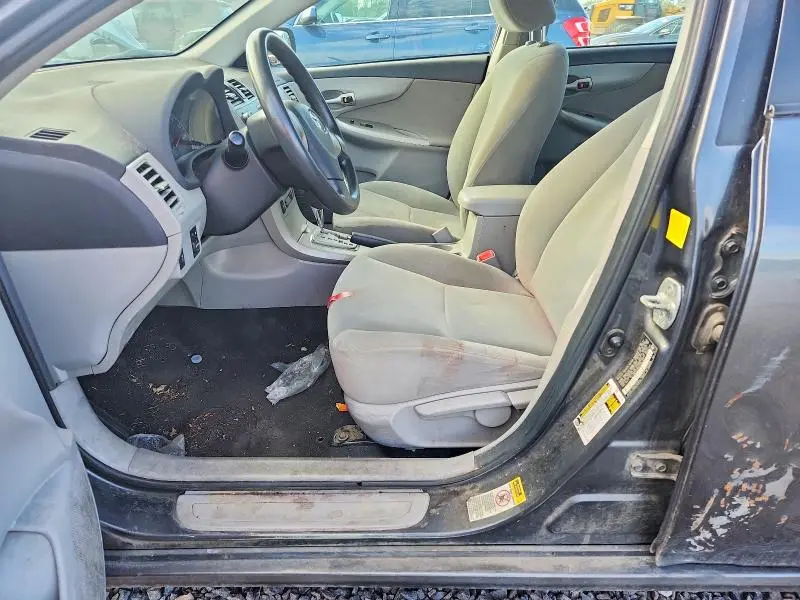 2011 TOYOTA COROLLA LE  
