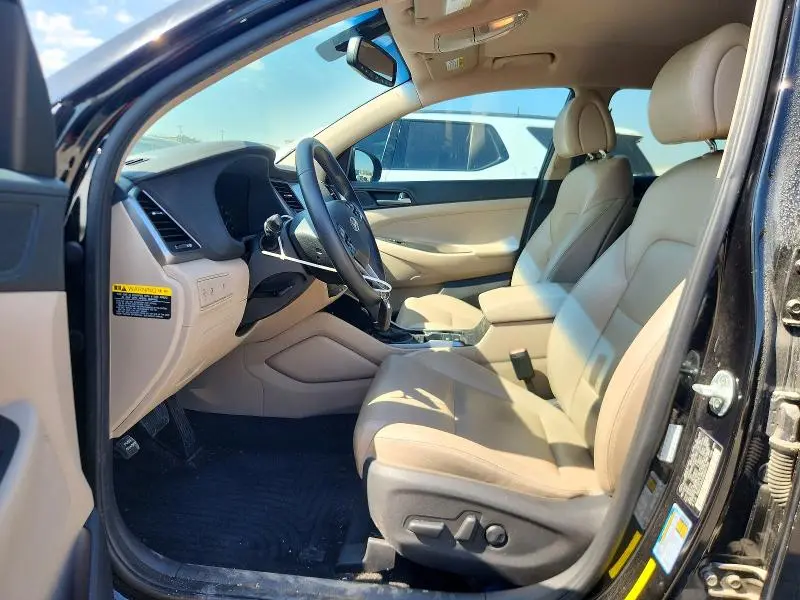 2017 HYUNDAI TUCSON SE PLUS  