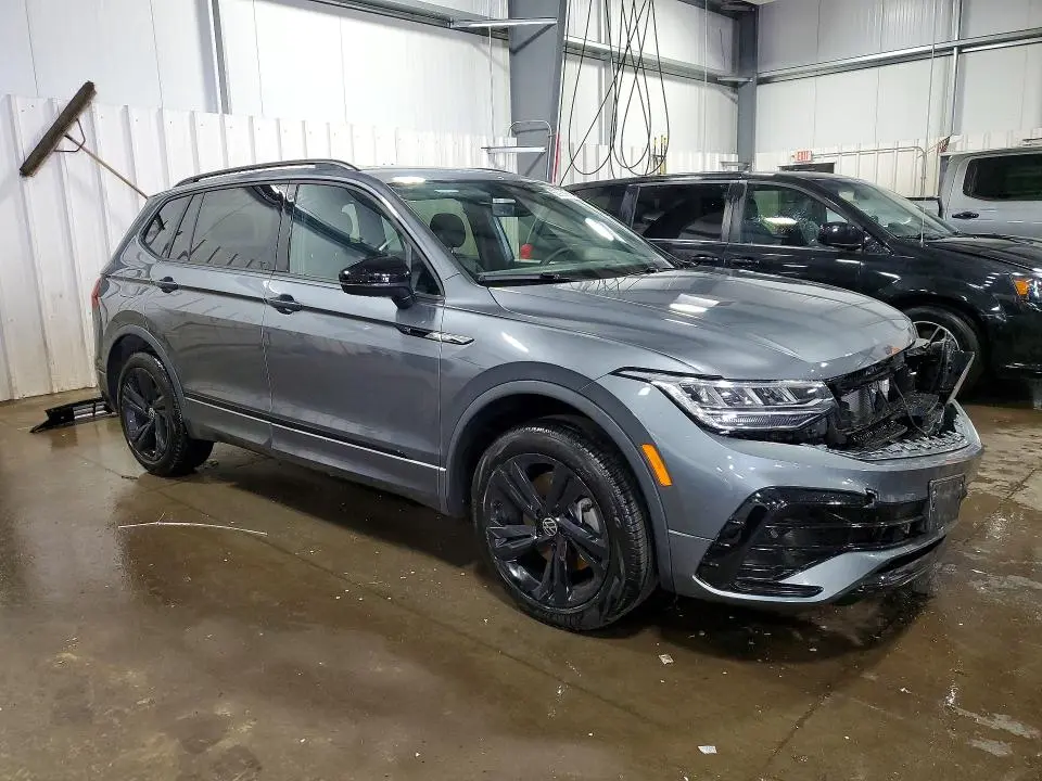 2024 VOLKSWAGEN TIGUAN SE R-LINE BLACK  
