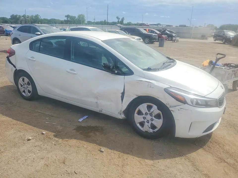 2017 KIA FORTE LX  