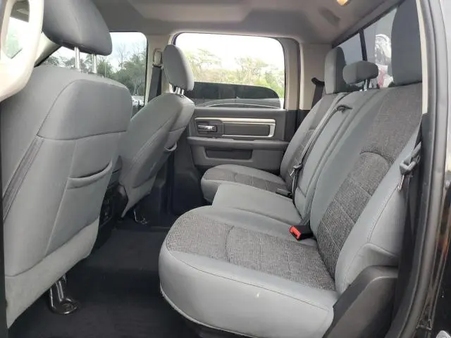 2016 RAM 1500 SLT  