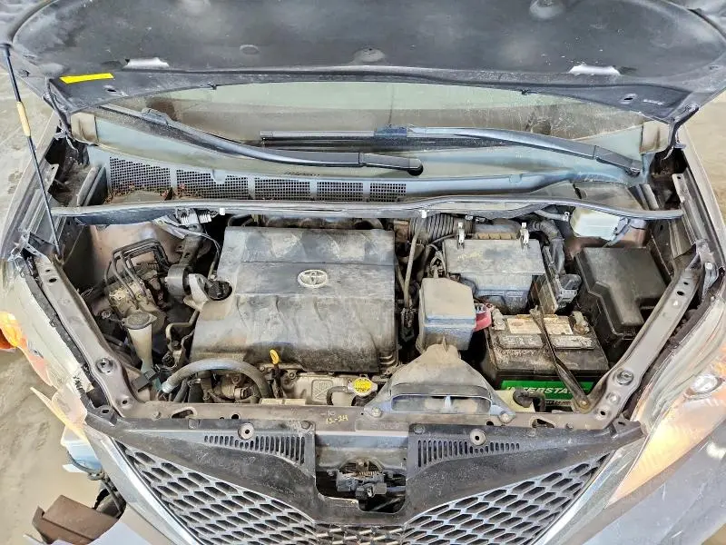 2011 TOYOTA SIENNA SPORT  