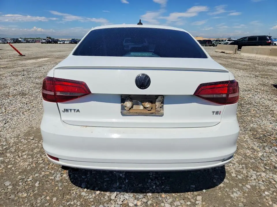 2016 VOLKSWAGEN JETTA SPORT  