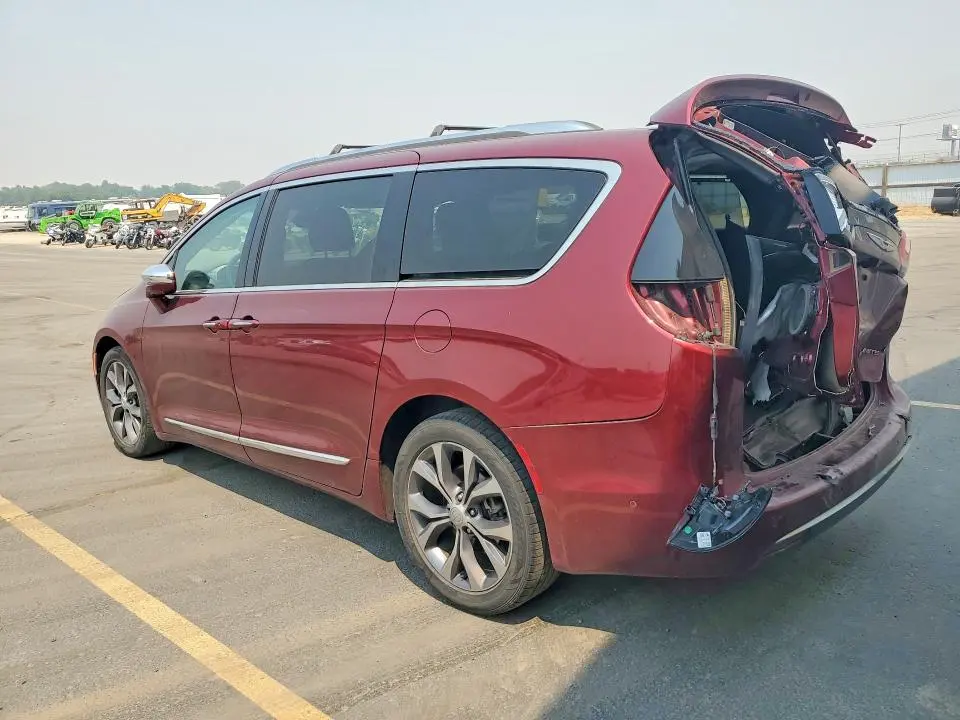 2017 CHRYSLER PACIFICA LIMITED  