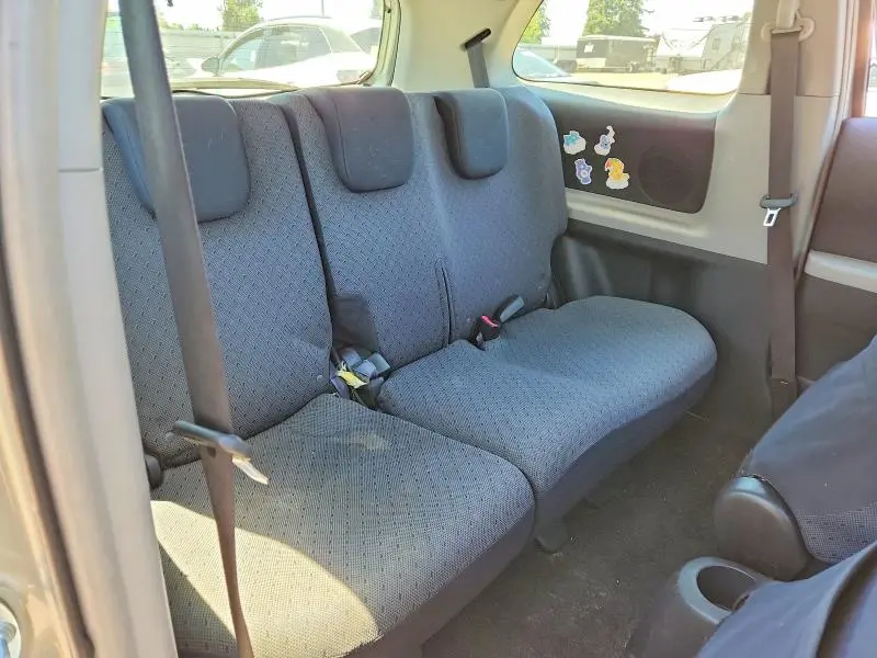 2010 TOYOTA YARIS BASE  