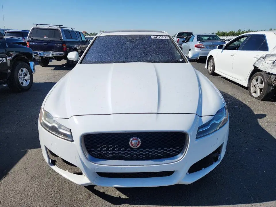 2016 JAGUAR XF R - SPORT  
