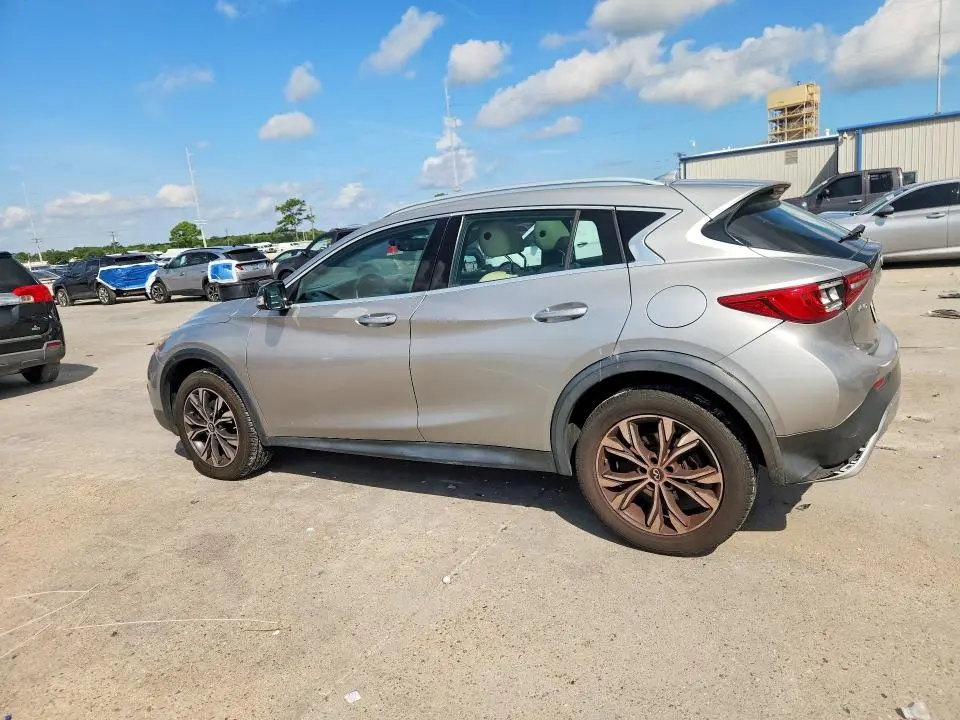 2019 INFINITI QX30 LUXE  