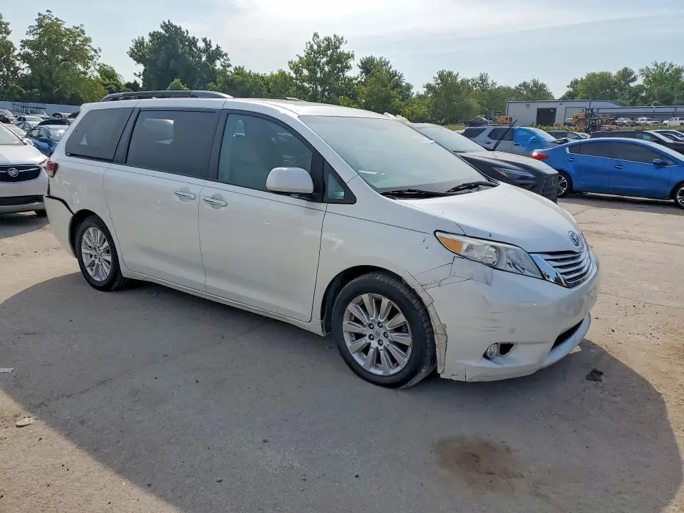 2011 TOYOTA SIENNA LIMITED 7-PASSENGER  