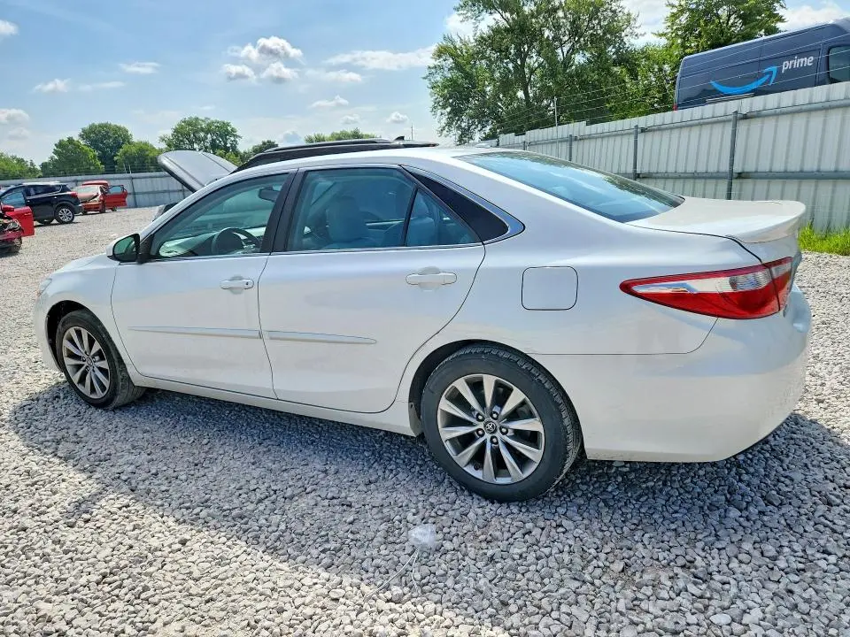 2017 TOYOTA CAMRY XLE  