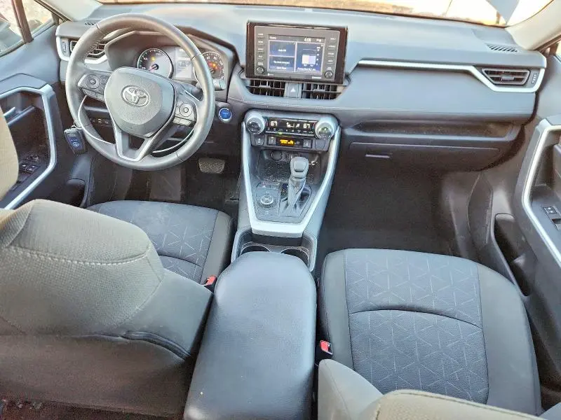 2021 TOYOTA RAV4 XLE  