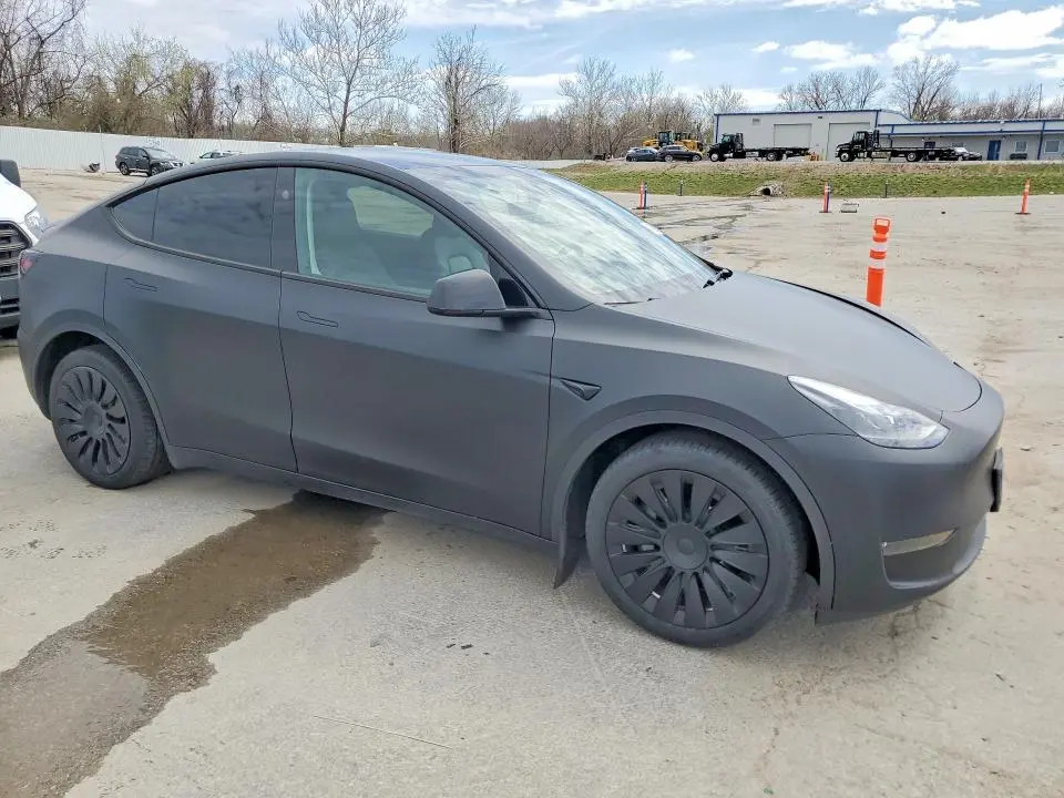 2024 TESLA MODEL Y   