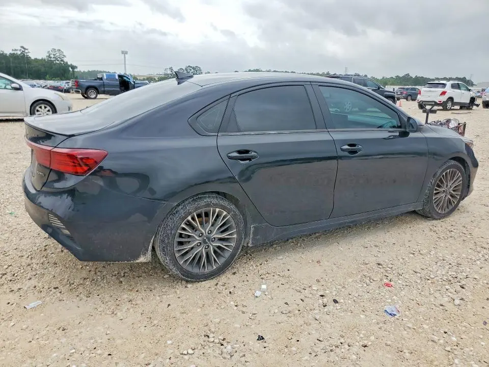 2023 KIA FORTE GT LINE  