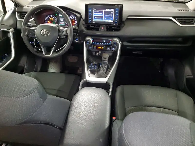 2022 TOYOTA RAV4 XLE  