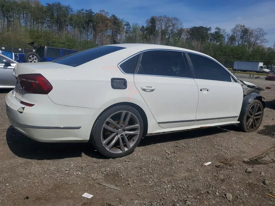 2017 VOLKSWAGEN PASSAT R-LINE  