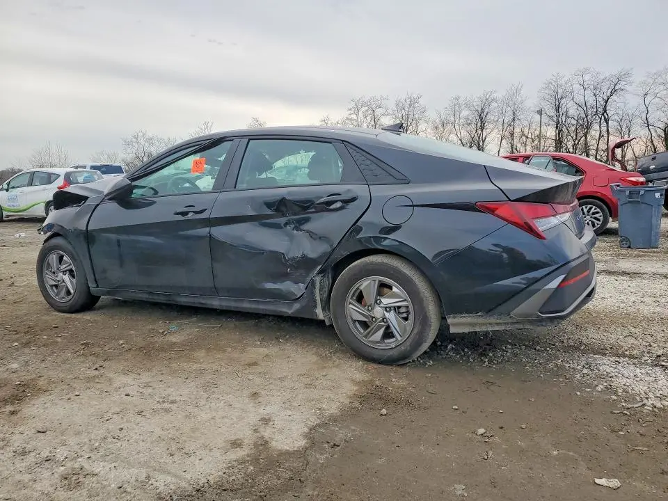 2025 HYUNDAI ELANTRA SE  