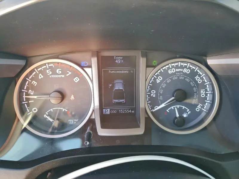 2017 TOYOTA TACOMA SR5  