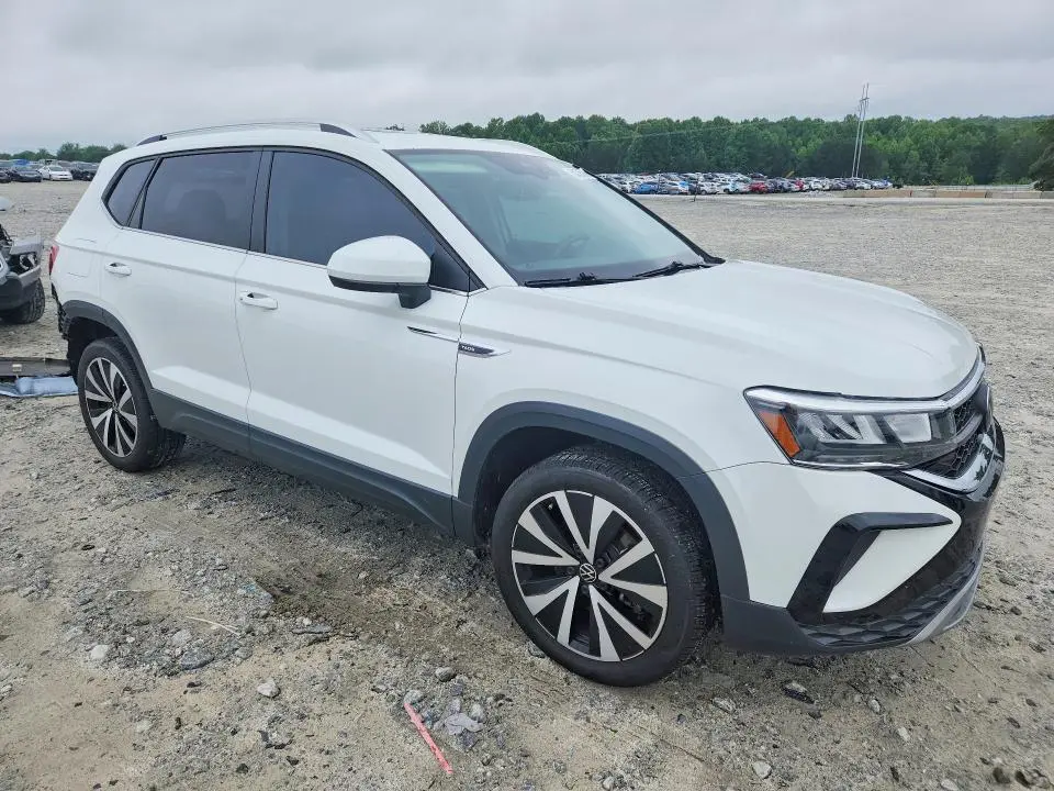 2024 VOLKSWAGEN TAOS SE  