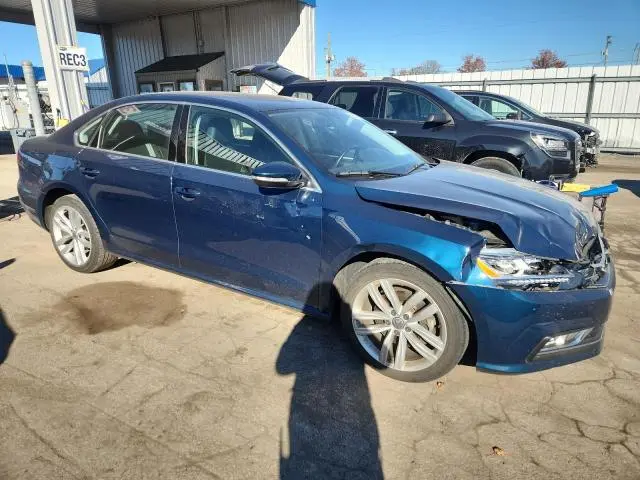 2018 VOLKSWAGEN PASSAT SE  