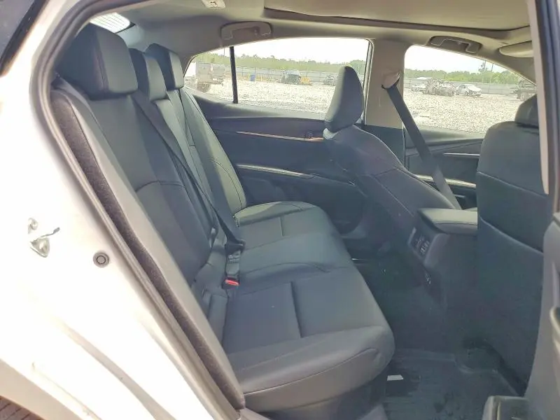 2025 TOYOTA CAMRY XLE  