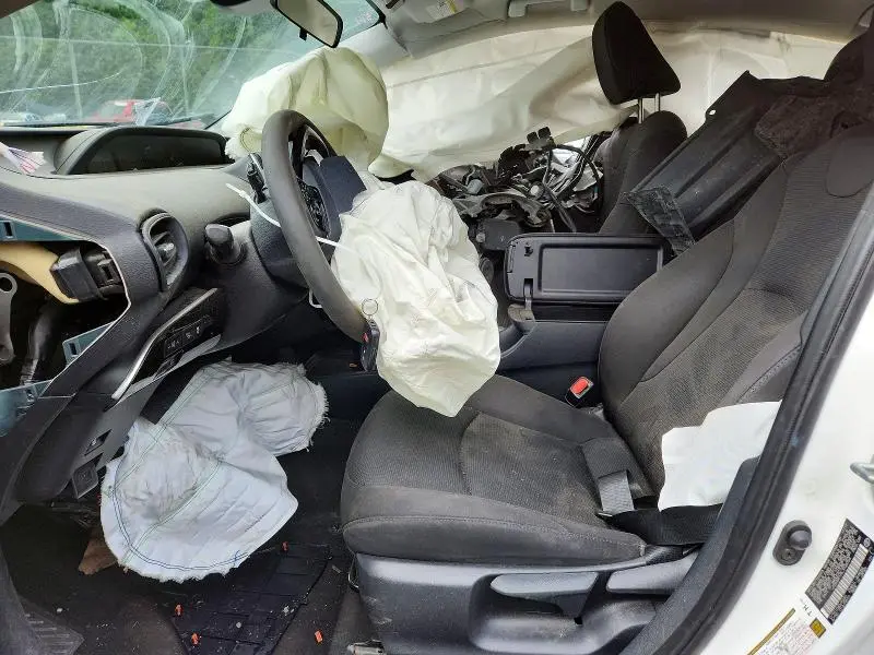 2020 TOYOTA PRIUS LE  