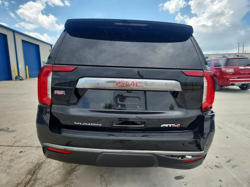 2024 GMC YUKON XL K1500 AT4  