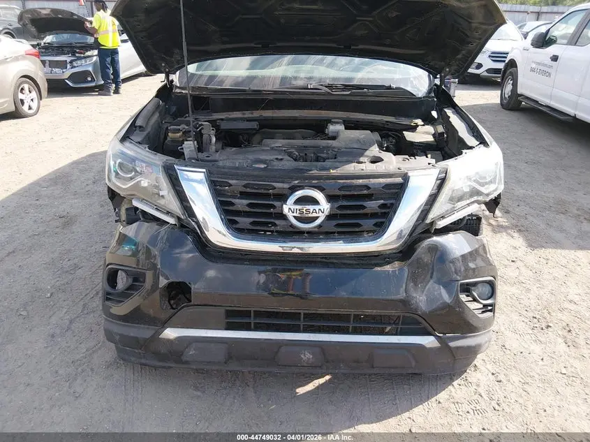 2018 NISSAN PATHFINDER SV