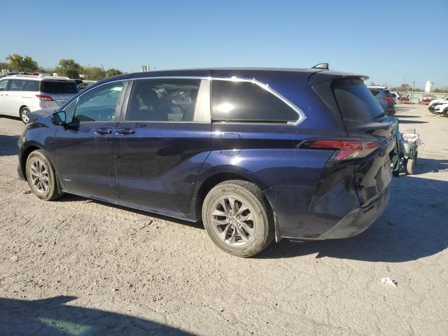 2021 TOYOTA SIENNA LE