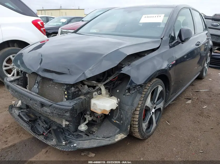 2015 VOLKSWAGEN GOLF GTI 2.0T SE 4-DOOR