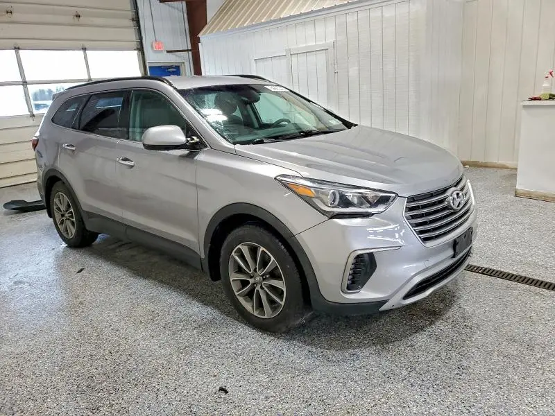 2018 HYUNDAI SANTA FE SE  