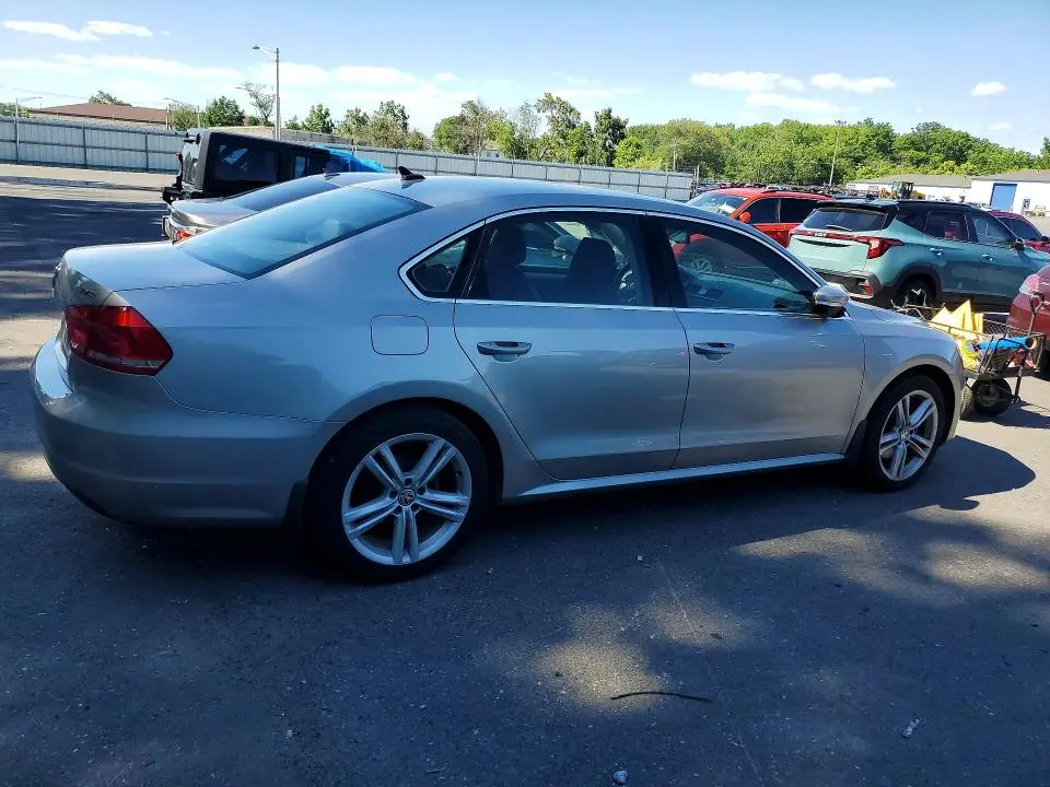 2014 VOLKSWAGEN PASSAT SE  