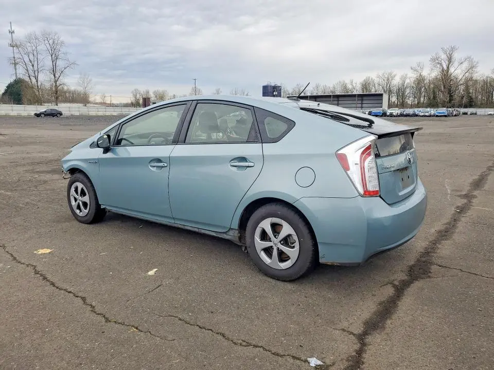 2014 TOYOTA PRIUS THREE  