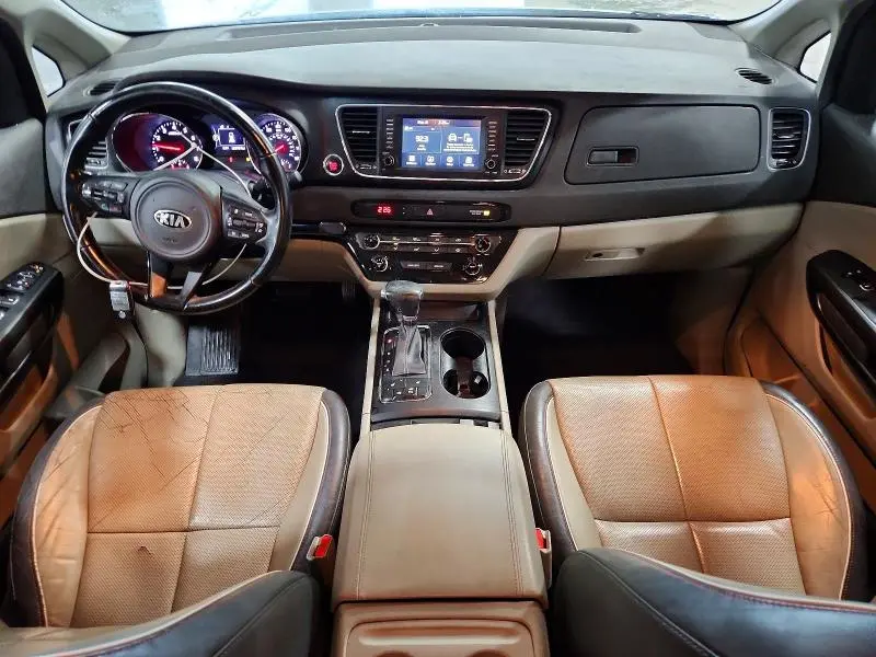 2017 KIA SEDONA LX  