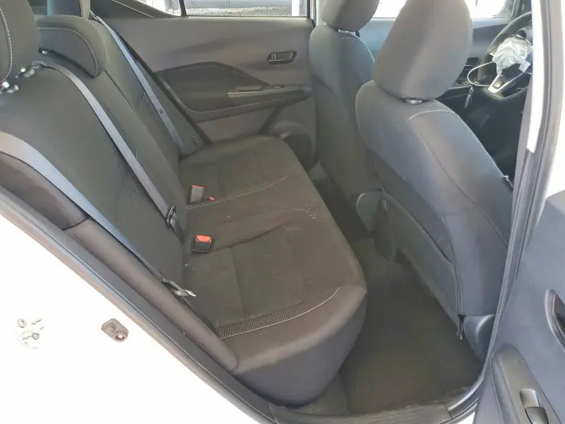 2021 NISSAN KICKS S  