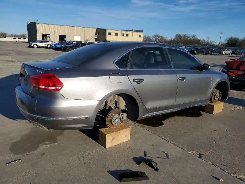2013 VOLKSWAGEN PASSAT SEL  