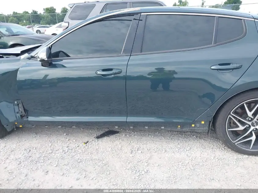 2022 KIA STINGER GT-LINE